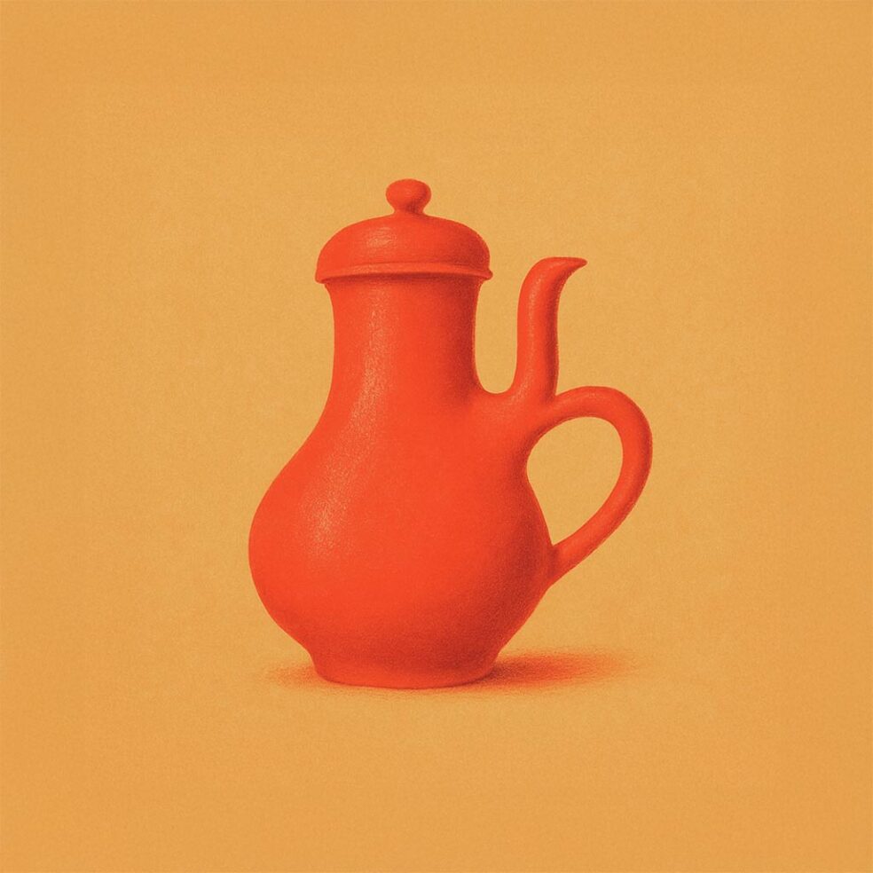 Tetera roja de cerámica con forma clásica, sobre un fondo amarillo cálido con formas suaves y abstractas, simbolizando el diseño de objetos cotidianos según Donald Norman
